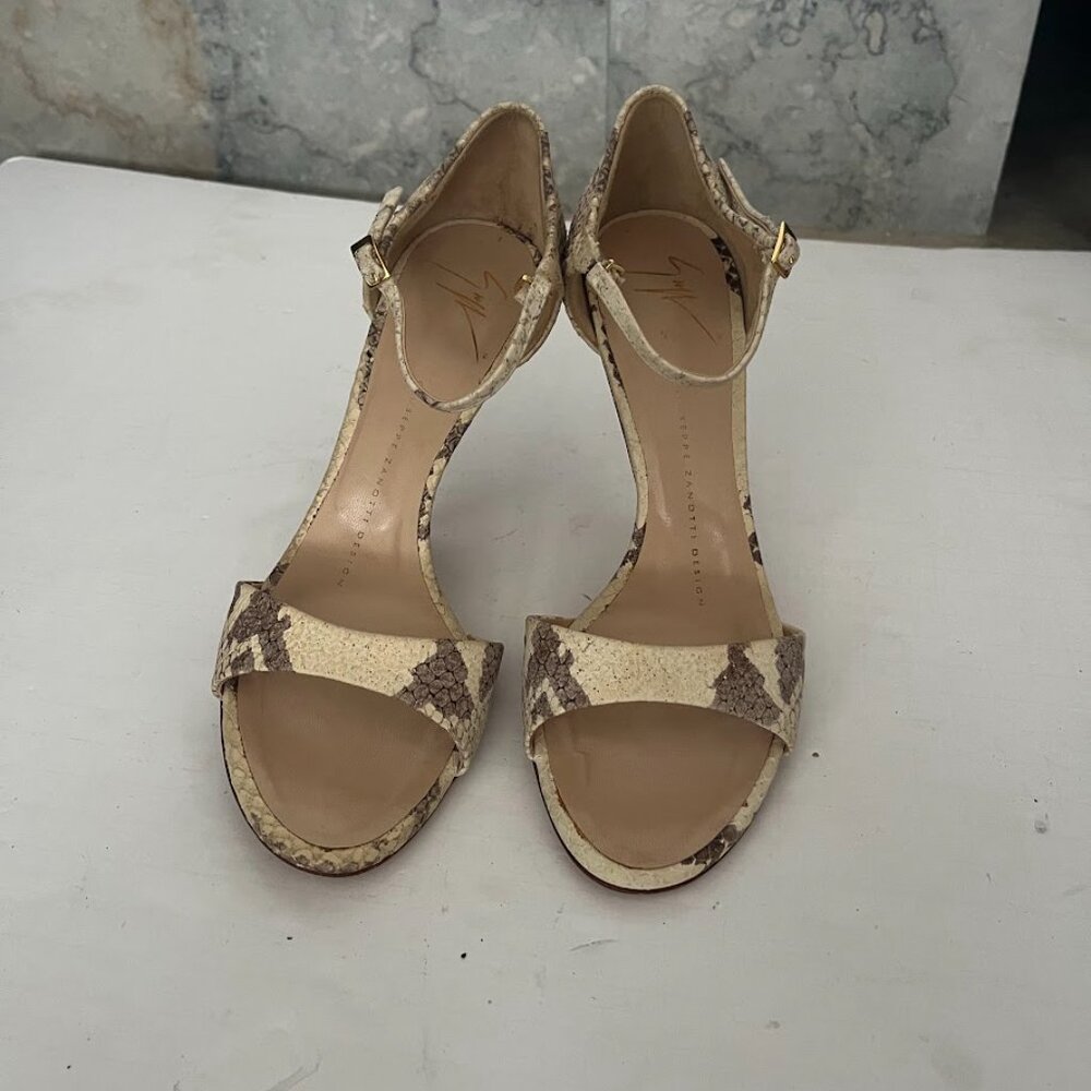 Like NEW Giuseppe Zanotti snake skin heels pumps - Picture 2 of 6